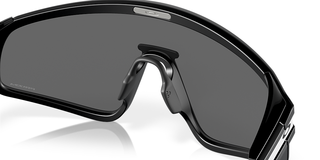 OO9404 Latch Panel Oakley Black L